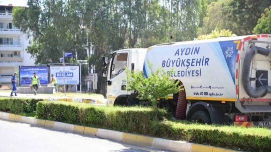 Büyükşehir'den Söke'de bakım ve temizlik çalışması