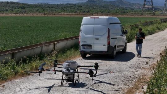 Büyükşehir'den ücretsiz drone ile gübreleme hizmeti
