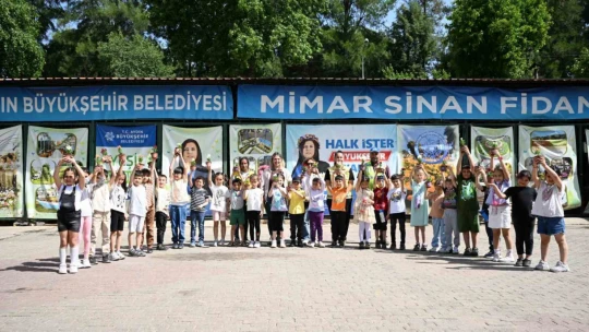 Büyükşehir destek verdi minik eller 'anneler' için çalıştı