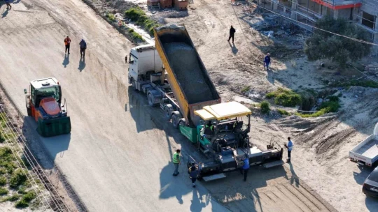 Büyükşehir ekipleri turizmin kalbindeki yolları yeniliyor