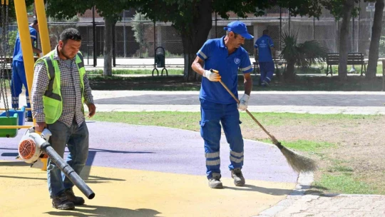 Büyükşehir ekiplerinden Germencik'te eşzamanlı çalışma