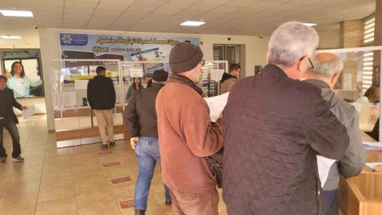 Büyükşehir'in 'Emekli Kart'ına yoğun ilgi