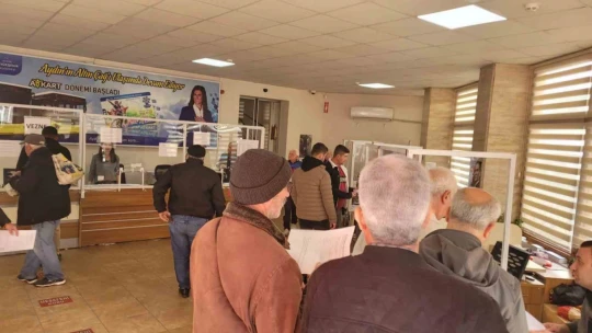Büyükşehir'in 'Emekli Kart'ına yoğun ilgi