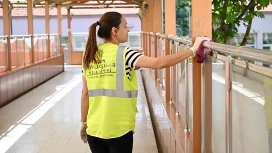 Büyükşehir'in çevre bakım ve temizlik çalışmaları hız kesmiyor