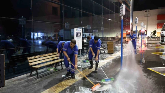 Büyükşehir'in çevre bakım ve temizlik çalışmaları hız kesmiyor