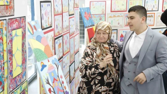 Büyükşehir'in özel öğrencileri, eserlerini görücüye çıkardı