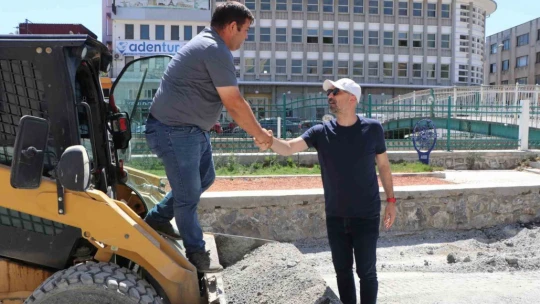 Büyükşehir'in Söke'de yol çalışması devam ediyor