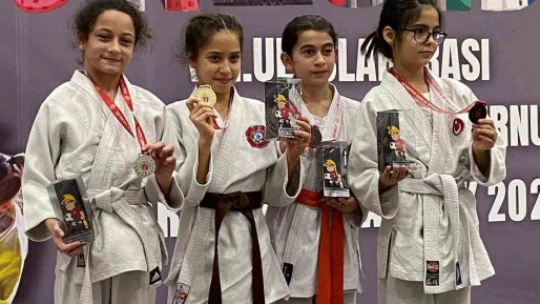 Büyükşehir'in sporcuları turnuvadan 7 madalya ile döndü