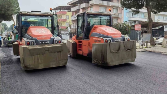 Büyükşehir, Nazilli'de yolları yeniliyor