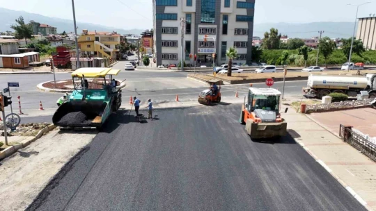 Büyükşehir Nazilli'de yolları yeniliyor