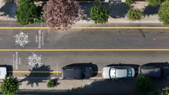 Büyükşehir, yol yapım ve yenileme çalışmalarına ara vermiyor