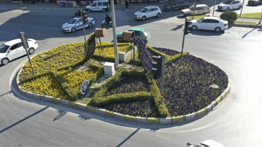 Büyükşehir Belediyesi, Aydın'ı çiçeklerle süsledi