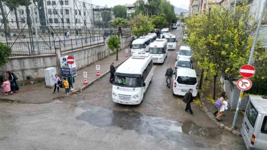 Büyükşehirden okul servislerini rahatlatan çalışma
