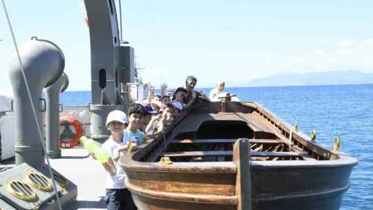 Çanakkale Zaferinin mimarı 'Tgc Nusret' Kuşadası'nda ziyarete açıldı