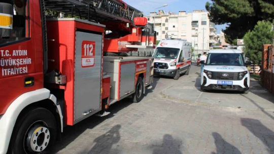 Çatıya çıktı, kendisini ikna etmeye çalışan polislere 'gazeteciler gitsin inerim' dedi