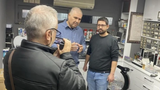 Cep telefonu tamiri belgesi için sınava girdiler