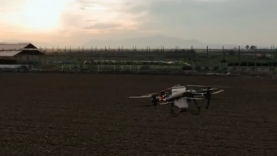 Çerçioğlu'ndan Aydın çiftçisine dronlu gübreleme desteği