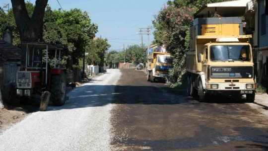 Çerçioğlu Söke'nin dört bir yanında yol yapım çalışmalarına devam ediyor