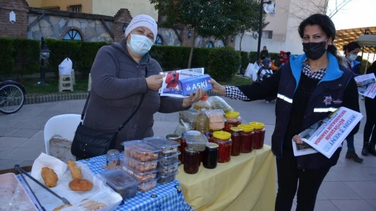 Çerçioğlu'ndan emekçi kadınlara 'hijyen kiti'