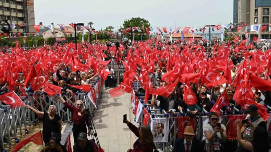 CHP Genel Başkanı Özel, Başkan Günel'in projelerini övdü