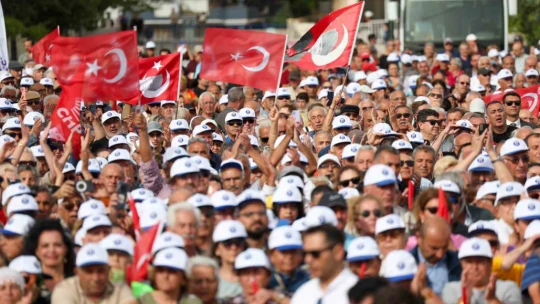 CHP Genel Başkanı Özel, Didim'de toplu açılış törenine katıldı