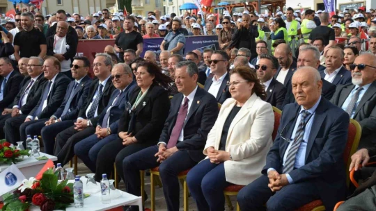 CHP Genel Başkanı Özel, Didim'de toplu açılış törenine katıldı
