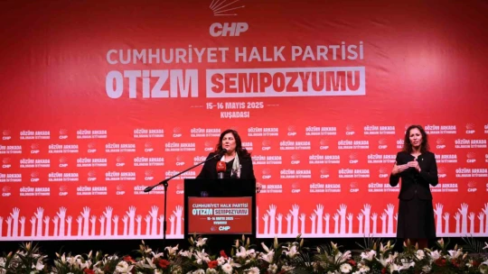 CHP Genel Başkanı Özel, Kuşadası'nda otizmli bireyler ve aileleri ile buluştu