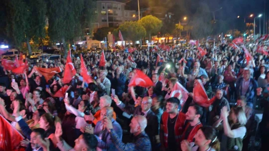 CHP'li Gençay, Didim'in ilk kadın belediye başkanı oldu