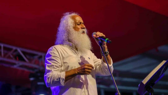CHP Lideri Özgür Özel, Aydın'da Suavi konserine katıldı