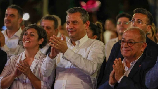 CHP Lideri Özgür Özel, Aydın'da Suavi konserine katıldı
