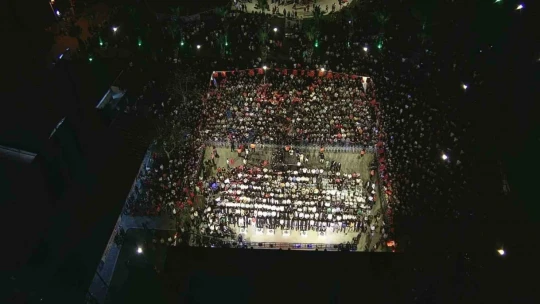 CHP Lideri Özgür Özel, Aydın'da Suavi konserine katıldı