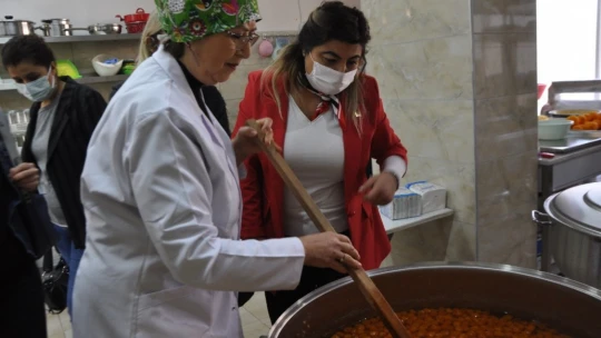 CHP'li kadınlardan kadın girişimciye destek ziyareti