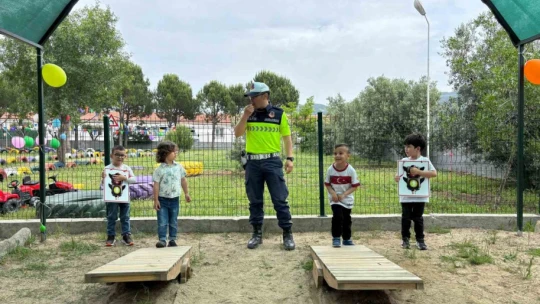 Çine'de Anaokulu öğrencilerine trafik eğitimi verildi