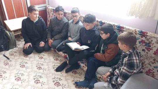 Çine'de genç gönüllüler çocuklarla buluştu