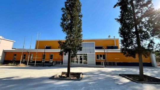 Çine'de gençlik merkezi ve yüzme havuzu gün sayıyor