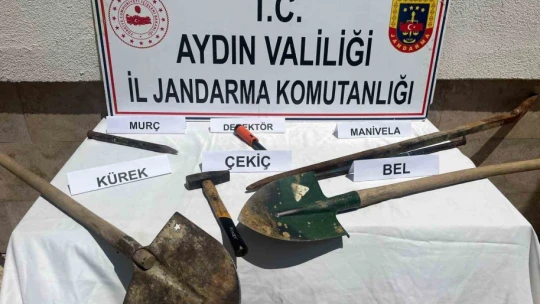 Çine'de iş makineli kaçak kazıya jandarma baskını