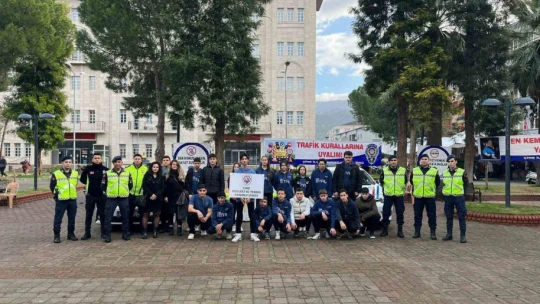 Çine'de lise öğrencileri trafik konusunda bilgilendirildi