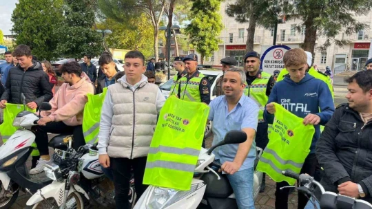 Çine'de lise öğrencileri trafik konusunda bilgilendirildi