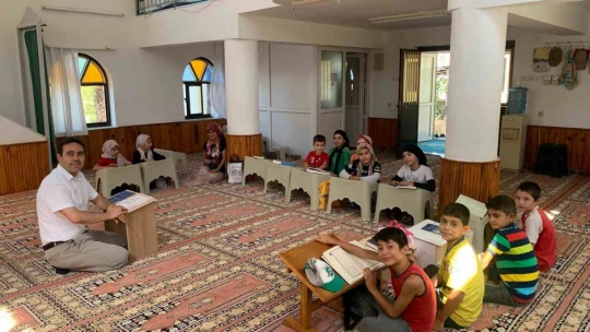 Çine'de öğrenciler yaz Kuran kurslarına devam ediyor