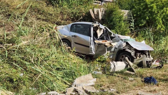 Çine'de otomobil tarlaya uçtu: 1 ölü, 3 yaralı