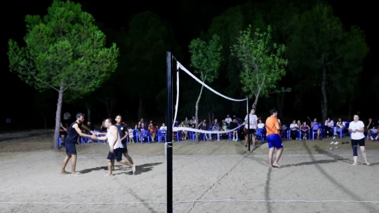 Çine'de sokak voleybolu turnuvası başladı