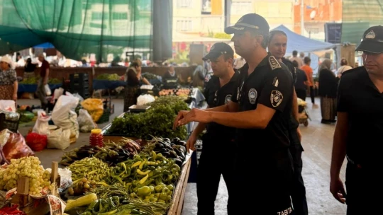 Çine'de zabıta ekiplerinden pazar yerinde sıkı denetim