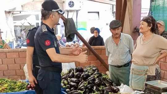 Çine'de zabıta ekiplerinden pazar yerinde sıkı denetim