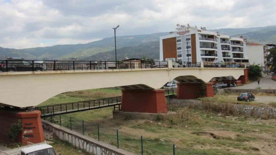 Çine'nin tarihi 'İtalyan Köprüsü' bir asrı aşkın süredir vatandaşlara hizmet ediyor