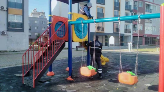 Çocuk parkını yakan şüpheliler yakalandı