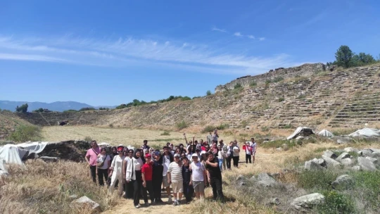 Çocuklar, aileleriyle birlikte tarihe yolculuk yaptı