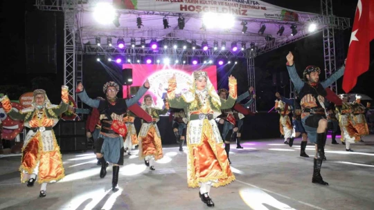 Çocukların geri dönüşüm defilesi beğeni topladı