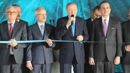 Cumhurbaşkanı Erdoğan: 'Biz 22 yıldır Türkiye'yi büyütmek ve kalkındırmak için çalışıyoruz'