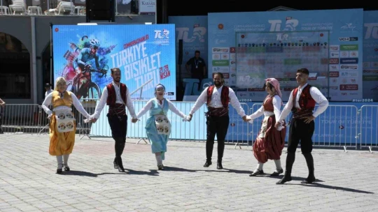 Cumhurbaşkanlığı Bisiklet Turu'nda Kuşadası-Manisa (Spil Dağı) etabı başladı