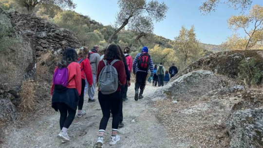 Cumhuriyet'in 101. yılında trekking etkinliğinde buluştular